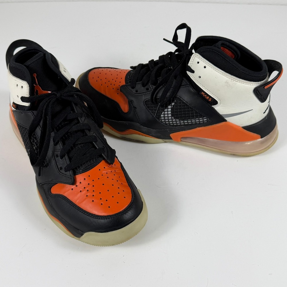 Nike Jordan Mars 270 Shattered Backboard Mens 10 Black Orange Gorpcore Air
